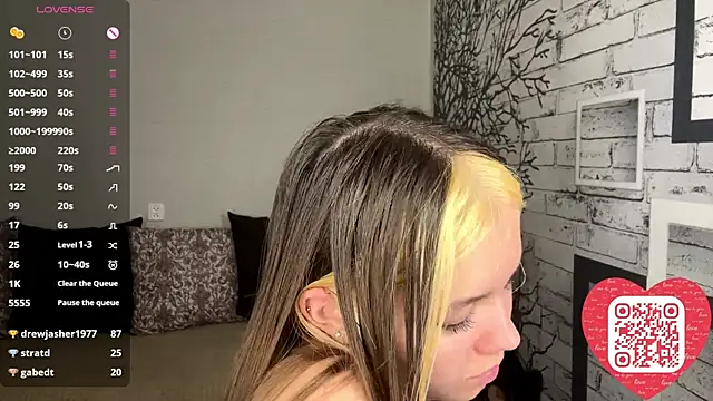 ElmiraDabato Adlı Modelin Canlı XXX Sohbeti