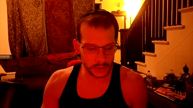 צ'אט XXX בשידור חי של MasterDaddyCool