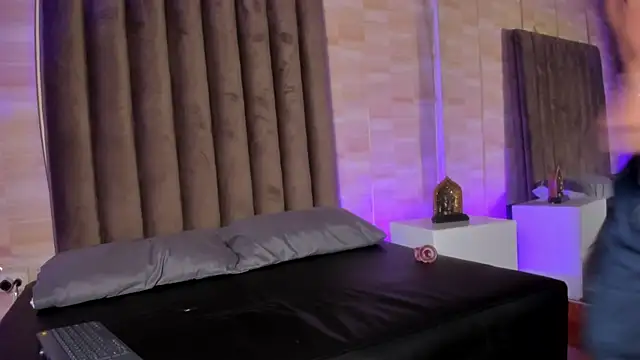 Isaac_Grey Chat XXX live