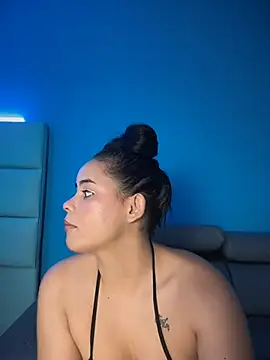 nixierose_'s Live XXX Chat