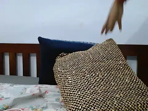 priyaa_'s Live XXX Chat