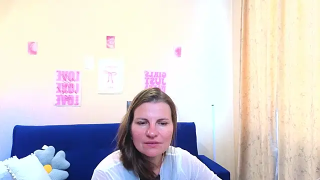 Chat XXX en directo de Mirabelle_Velvet