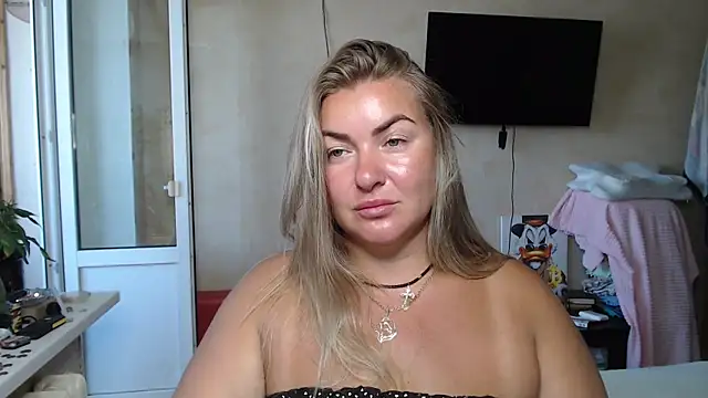 NikaSkylink Adlı Modelin Canlı XXX Sohbeti