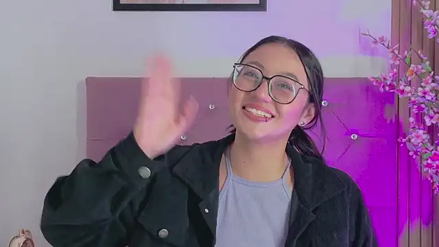 ravena_queen Adlı Modelin Canlı XXX Sohbeti