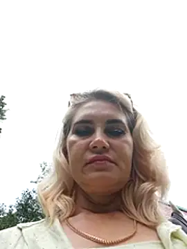 JennyOMay élő XXX-chatje