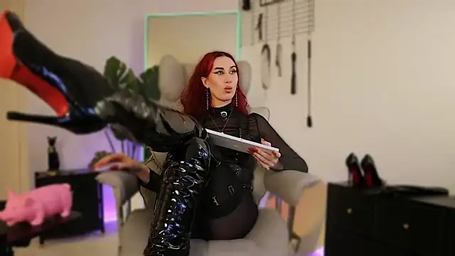 Chat XXX en directo de Lady_RedAlexa_RA