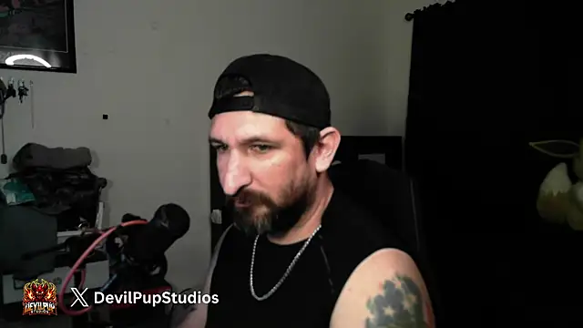 DevilPup75_ Chat XXX in diretta