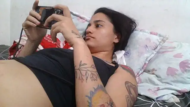 girl_tits' Live XXX Chat