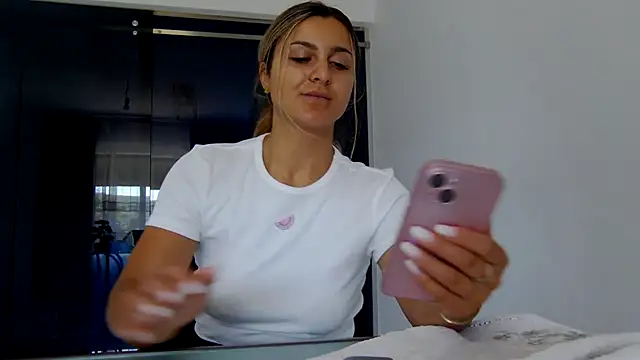 NicolePlay 라이브 XXX 채팅