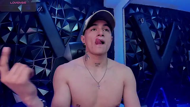 แชท XXX สดของ LiamDeeps
