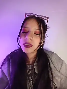 Chat soba u živo modela Misha_Lover
