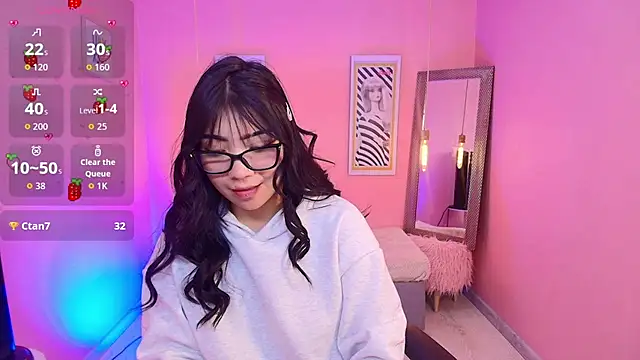 Chat +18 de Soffi_x_x_ ao vivo