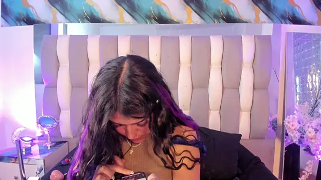 Chat +18 de IsaDiiaz ao vivo
