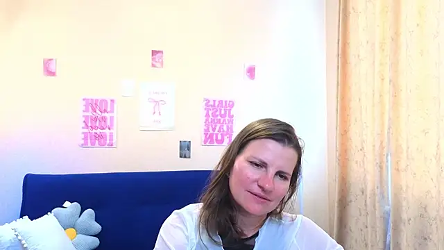 دردشة Mirabelle_Velvet الجنسية المباشرة