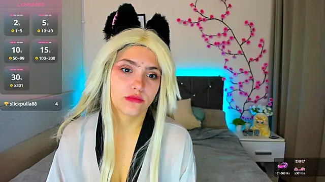 DellaRows Adlı Modelin Canlı XXX Sohbeti