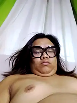 Asian_Miyaka élő XXX-chatje