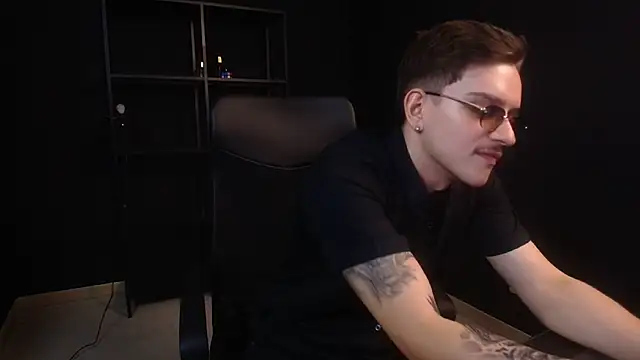 Онлайн чат XXX FelixStarkk