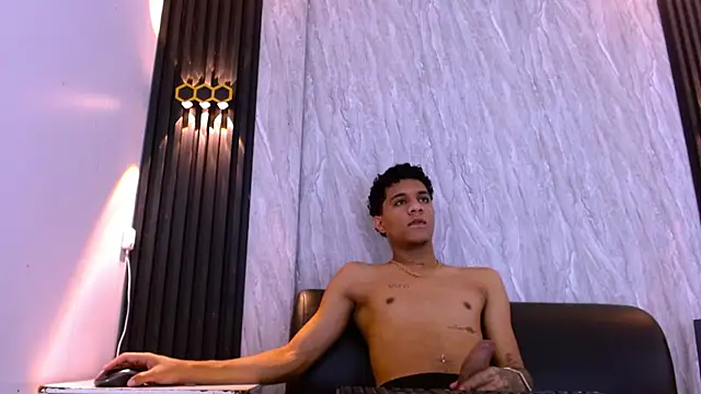 _Thiago12 Live XXX-chat