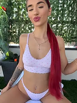 VixenRosse Adlı Modelin Canlı XXX Sohbeti