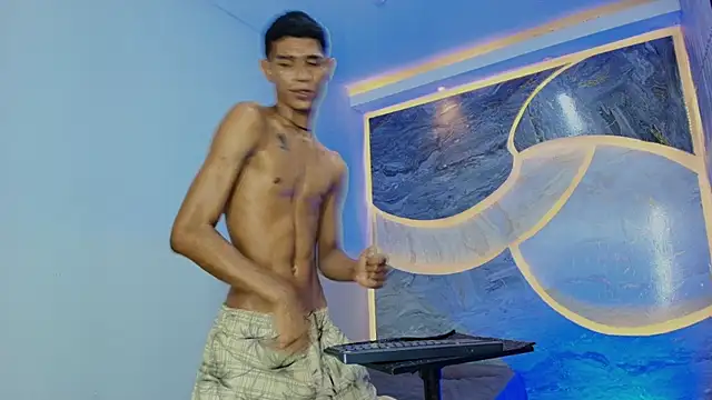 Онлайн чат XXX sex_boy33_