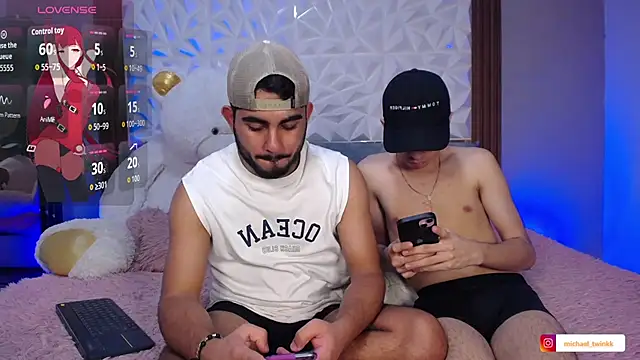Michael_and_twinkk: απευθείας συνομιλία ΧΧΧ