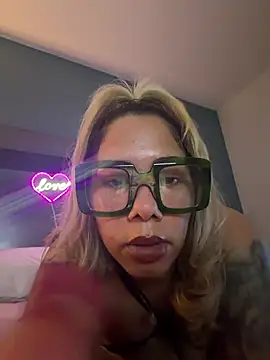 FamousBarbieDoll live XXX chat