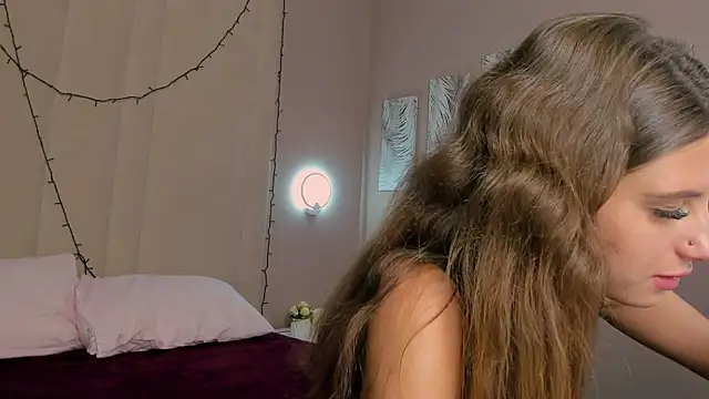 Lola_lovesss: απευθείας συνομιλία ΧΧΧ