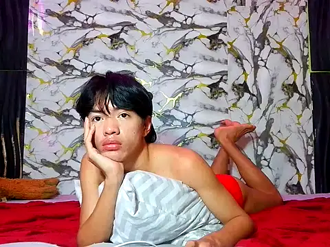 urfemboy_cummer 即時 XXX 聊天