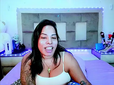 indiantopaz694u's Live XXX Chat