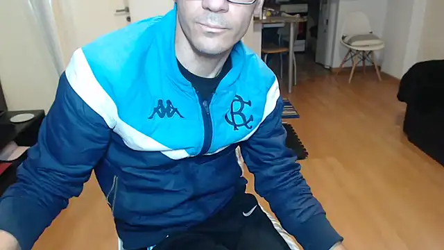 Chatroom XXX en direct de guachin_hunk