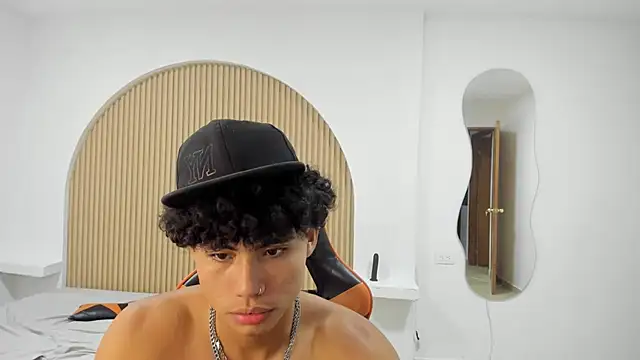 Chat +18 de ashlan_king ao vivo
