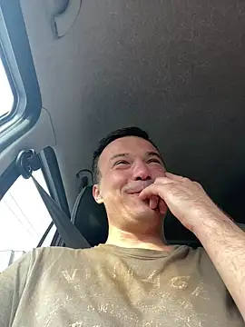 viktor1992-1-1 Live XXX-Chat