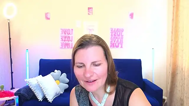 Chat XXX en directo de Mirabelle_Velvet