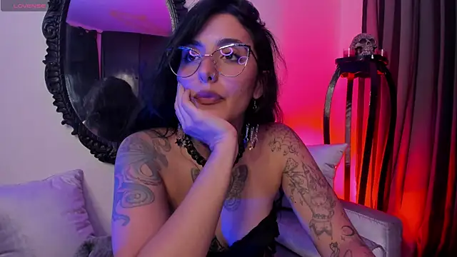 חדר צ'אט בשידור חי של nasty_aliice1