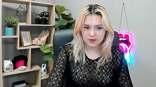 SweetLilyxo Adlı Modelin Canlı XXX Sohbeti