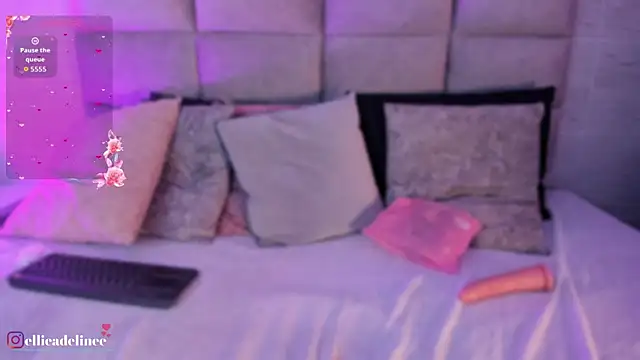 XXX chat uživo modela EllieAdeline