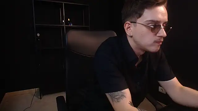 FelixStarkk 即時 XXX 聊天