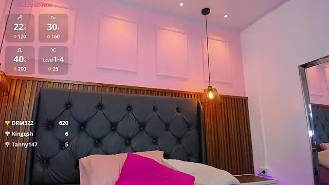 IVONNEREYES' Live XXX Chat