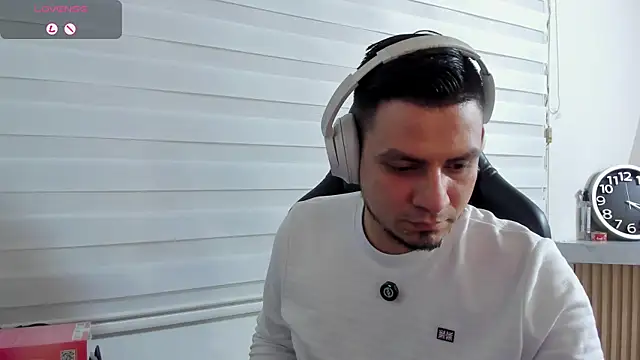 Chat +18 de Rick_Adams ao vivo