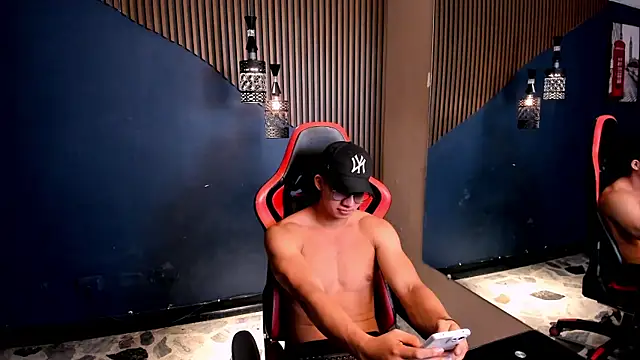 Axxel_Muscle webcam show