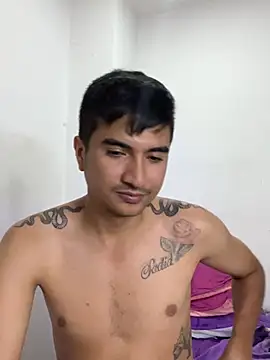 Sofia-_- Live XXX-Chat