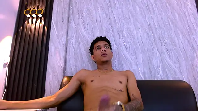 _Thiago12 XXX чат на живо