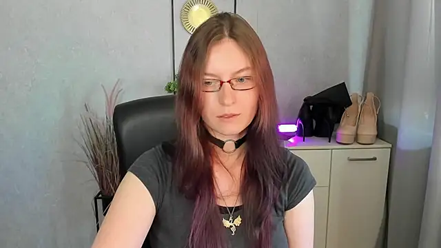 Chat +18 de emmaxDelight ao vivo