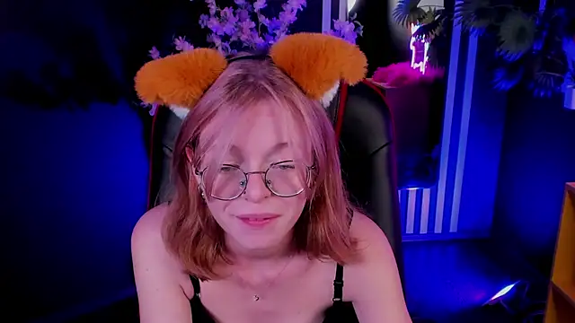 FoxxyyPolly XXX чат на живо