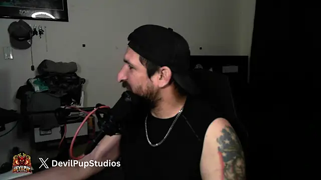 DevilPup75_のライブXXXチャット