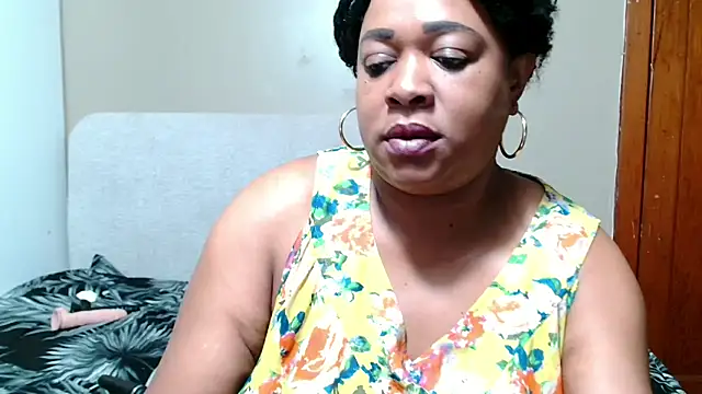 Czat XXX na żywo – BUSTYQUEEN56_