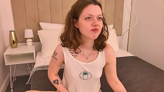 Lunar_Lilyn Live XXX chat