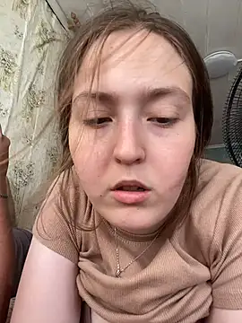 SweetyCute7 élő XXX-chatje