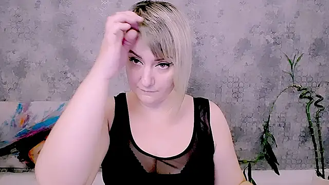 Djullia Chat XXX in diretta