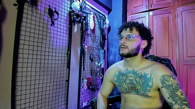 Twisted_Fantasy live XXX chat
